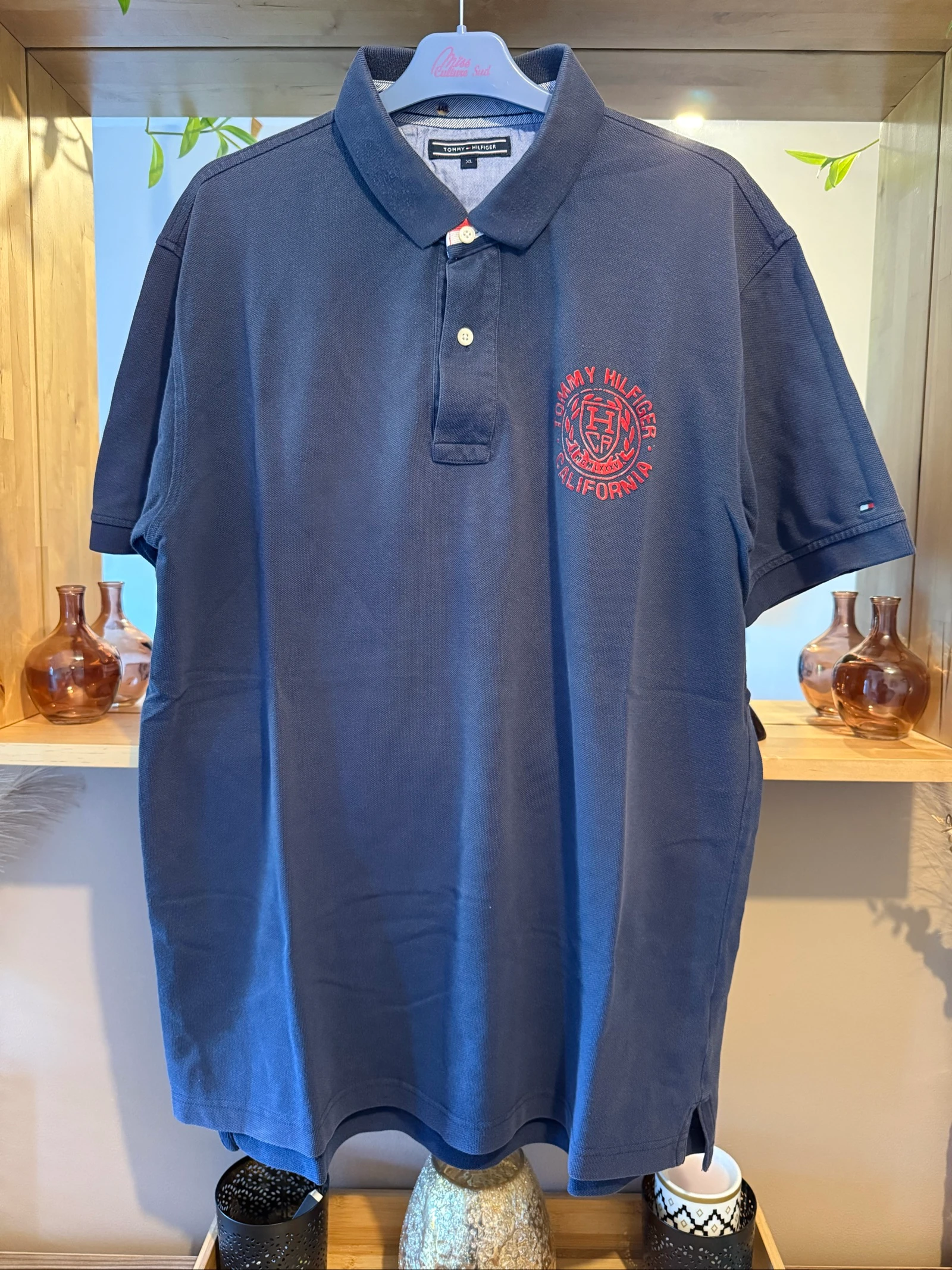 Polo Tommy Hilfiger homme XL bleu marine brodé California – très bon état
